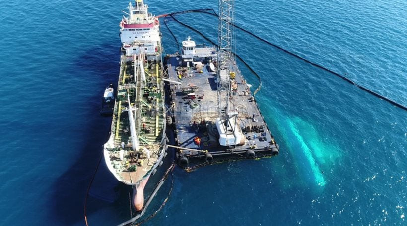 Δείτε εντυπωσιακά πλάνα από το βυθισμένο «Αγία Ζώνη ΙΙ» (βίντεο)